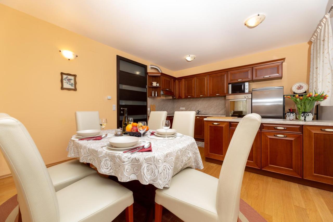 Golden Hope 4+1 Apartment Krk คิร์ก ภายนอก รูปภาพ