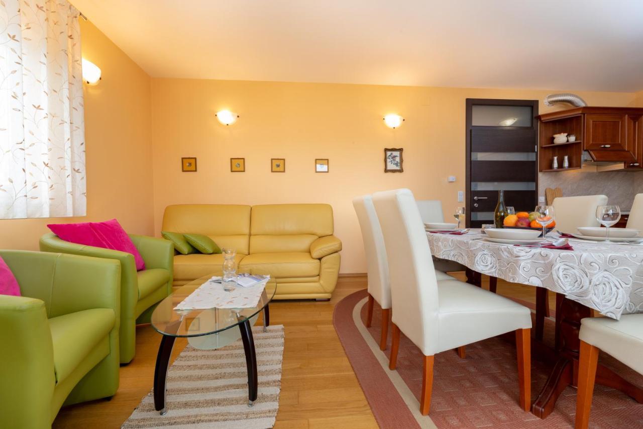 Golden Hope 4+1 Apartment Krk คิร์ก ภายนอก รูปภาพ