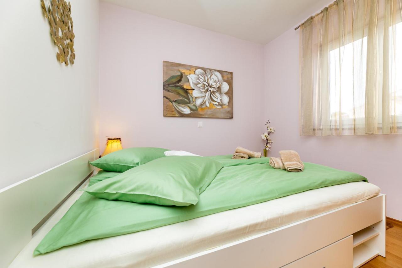Golden Hope 4+1 Apartment Krk คิร์ก ภายนอก รูปภาพ